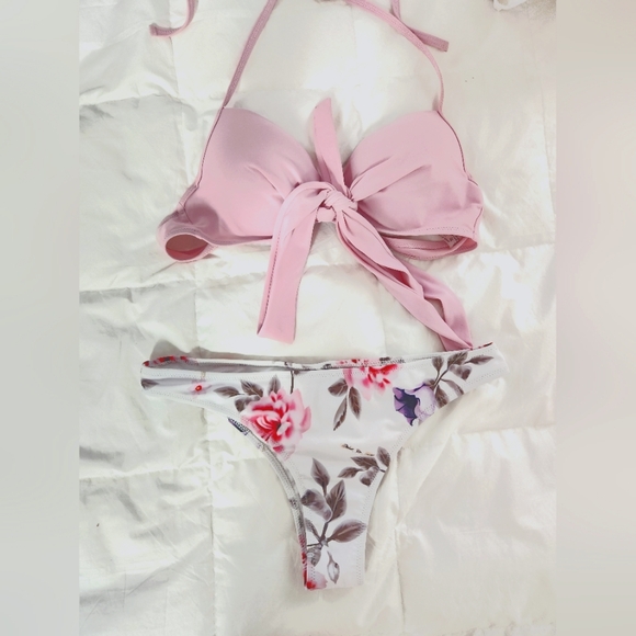 Pink ribbon and flower Bikini - Picture 2 of 4